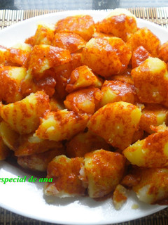 Una foto de Patatas con pimentón de la vera