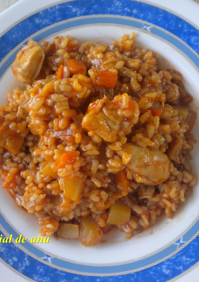 Una foto de ARROZ CON POLLO A MI ESTILO