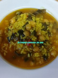 Una foto de Potaje de garbanzos con arroz