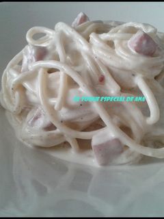 Una foto de Espaguetis con salsa carbonara