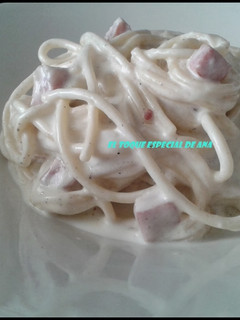 Una foto de Espaguetis con salsa carbonara