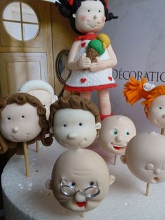 Una foto de Muñeca de fondant para tartas - la cabeza