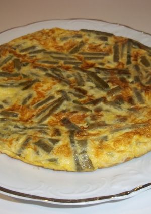Una foto de Tortilla de judías verdes y queso blanco