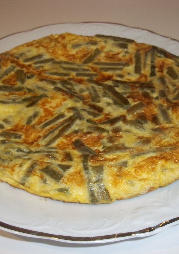 Una foto de Tortilla de judías verdes y queso blanco