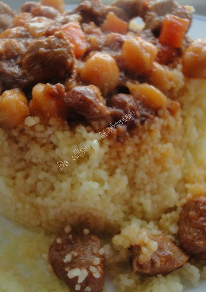 Una foto de Cous cous con verduras y cordero