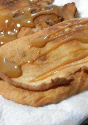 Una foto de Orejas de Carnaval rellenas de crema pastelera