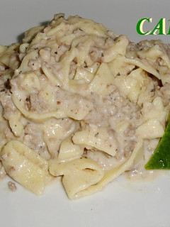 Una foto de Tagliatelle con carne y salsa de queso