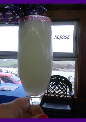 Una foto de Sorbete de limón al cava con helado