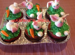 Una foto de Cupcakes de zanahoria decorados