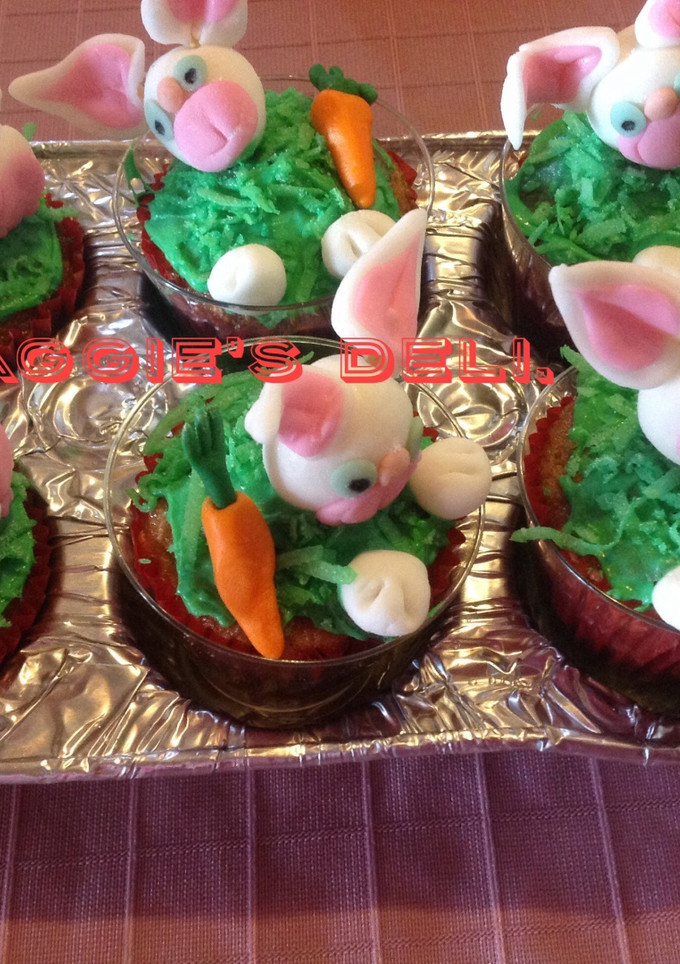 Una foto de Cupcakes de zanahoria decorados