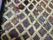 Una foto de pastafrola de frutilla