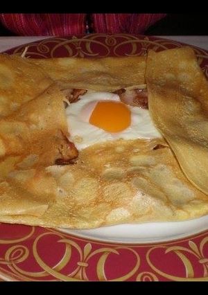 Una foto de Creps de bacon y huevo