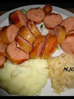 Una foto de Salchichas alemanas con Chucrut