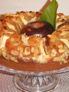 Una foto de Pastel de manzana y aloe vera con almendras