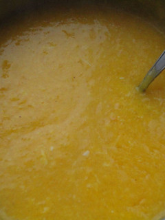 Una foto de Crema de mandarina para rellenos