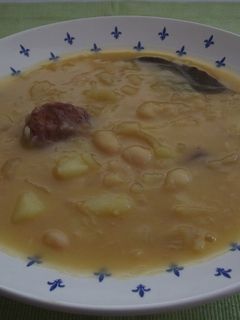 Una foto de Judías estofadas con chorizo de Salamanca