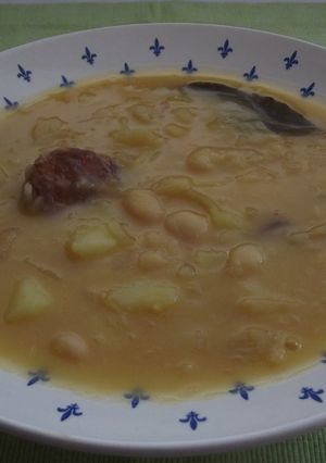 Una foto de Judías estofadas con chorizo de Salamanca