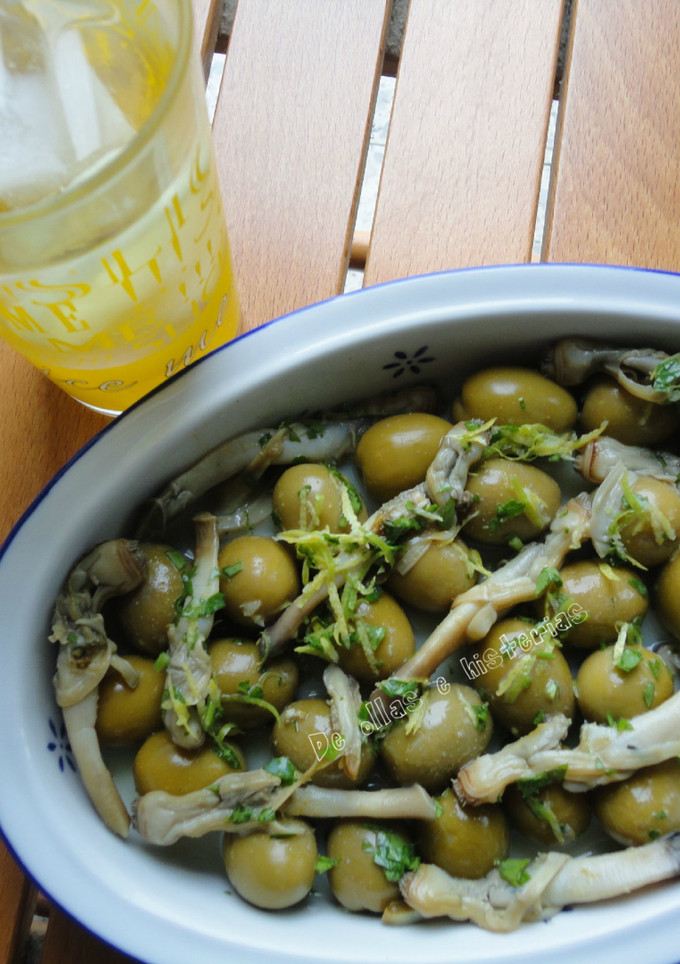 Una foto de Aceitunas con navajas