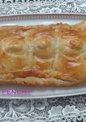 Una foto de Pastel de salmón al eneldo en hojaldre