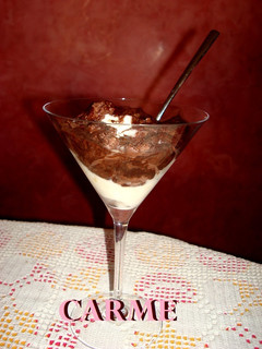 Una foto de Copa de helado de limón y mousse de chocolate
