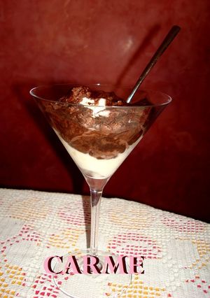 Una foto de Copa de helado de limón y mousse de chocolate