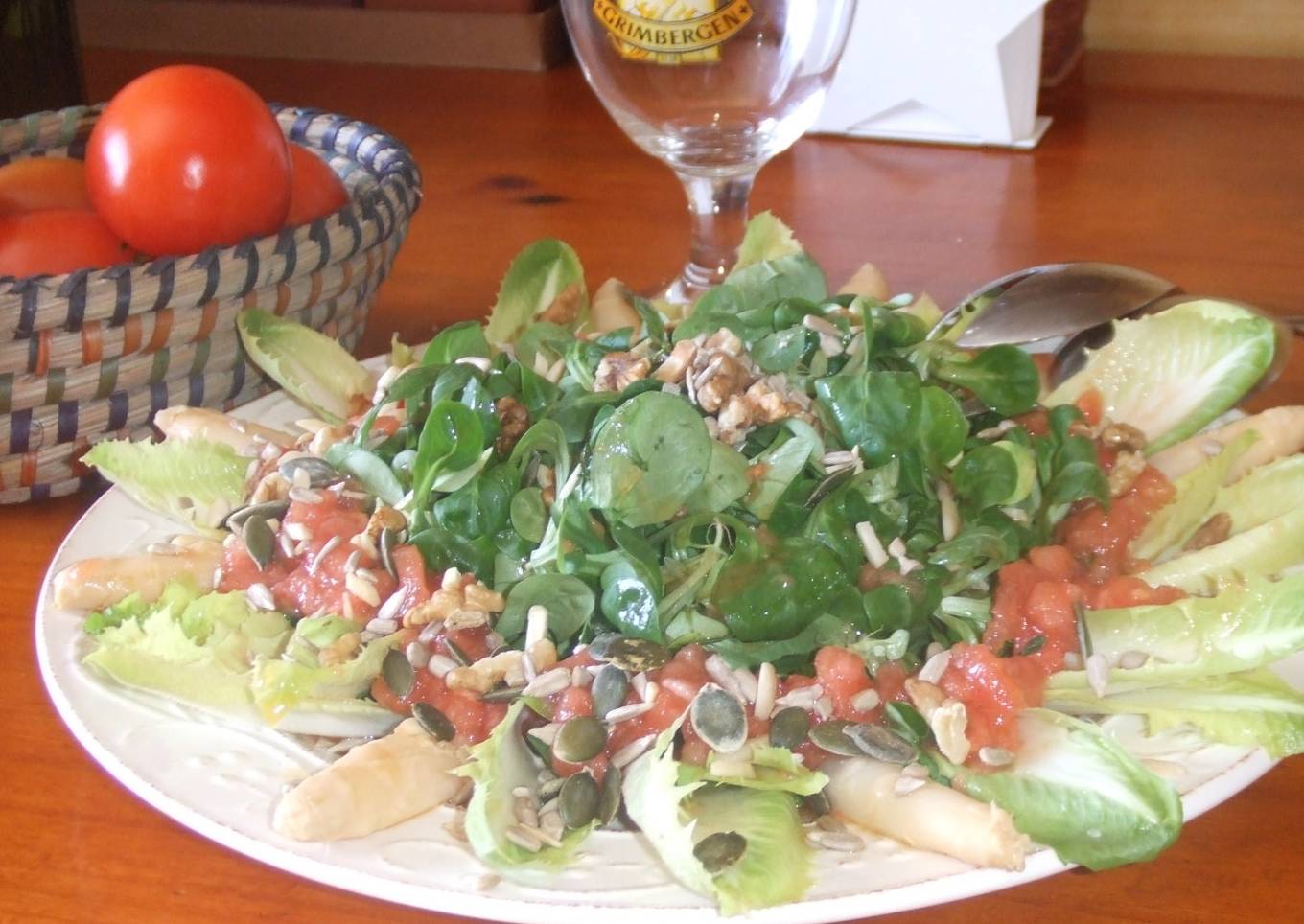 Ensalada de canónigos con vinagreta de tomate y tomillo<br />