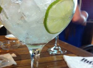Una foto de Gin Tonic Hendricks