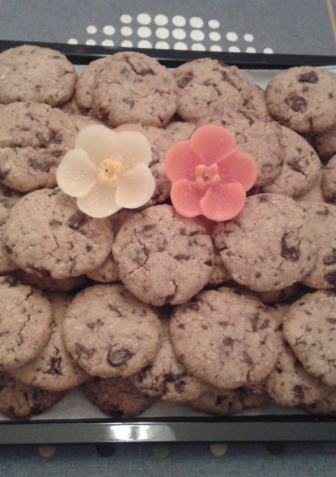 Una foto de Cookies de chocolate y avellanas