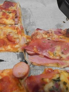Una foto de Pizza combinada
