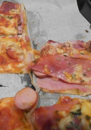 Una foto de Pizza combinada