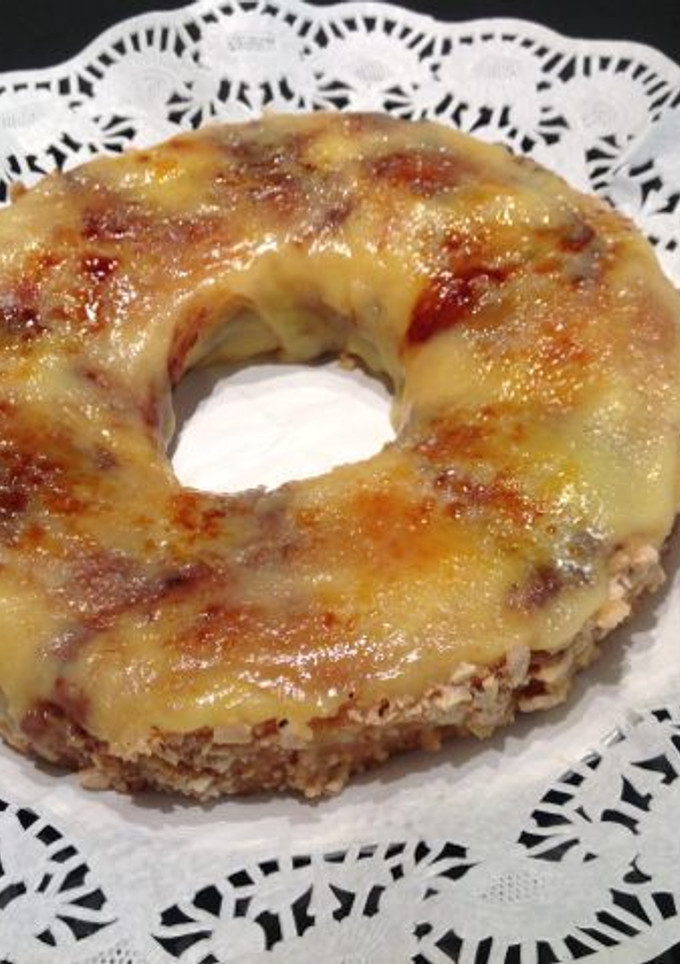 Una foto de Roscón de bizcocho con yema quemada