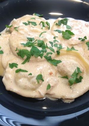 Una foto de Raviolis con salsa de foie