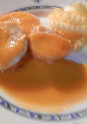 Una foto de Roti de pollo en salsa de vegetales