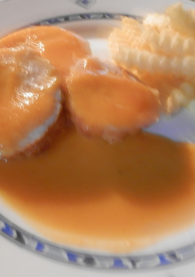 Una foto de Roti de pollo en salsa de vegetales