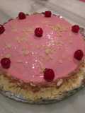Pastel de café con crema de chocolate, almendras y glaseado real