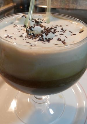Una foto de Café irlandés o Irish coffee