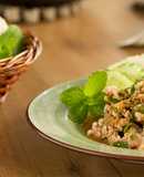 Ensalada de pollo estilo Thai o Laab Kai