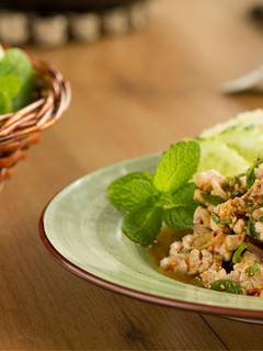 Una foto de Ensalada de pollo estilo Thai o Laab Kai