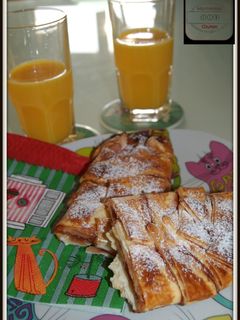 Una foto de Trenza de mermelada de fresa y queso (sin gluten y sin lactosa)