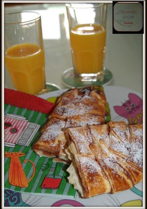 Una foto de Trenza de mermelada de fresa y queso (sin gluten y sin lactosa)