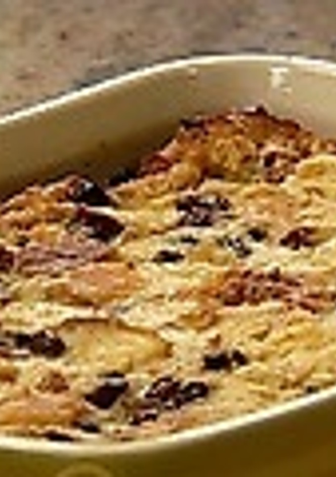 Una foto de Budín de pan con pasas y ron