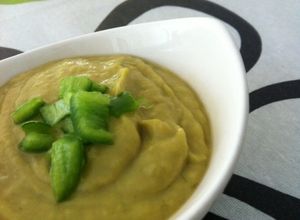 Una foto de Guacamole (para taquitos dorados)