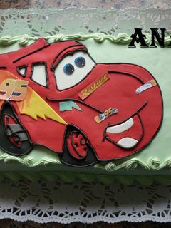 Una foto de Torta auto Cars Rayo McQueen