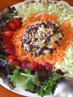Una foto de Ensalada legumbrera