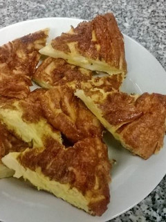 Una foto de Tortilla de papa y cebolla