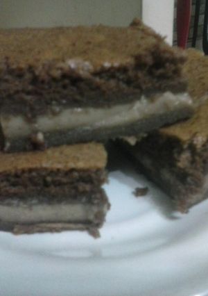 Una foto de Torta de tres capas chocolate