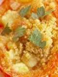 Tomates asados con ajo, gorgonzola y hierbas