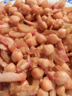 Una foto de Garbanzos con berenjenas