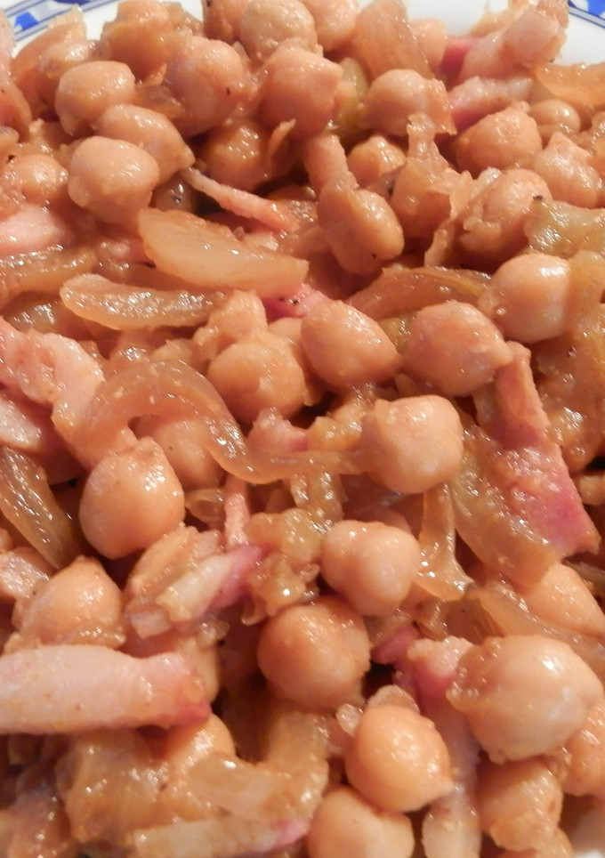 Una foto de Garbanzos con berenjenas