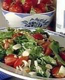 Ensalada de espinacas, frutillas y palmitos